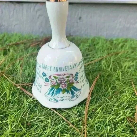 White 5.5" Ceramic Anniversary Bell with Each Year - Picture 1 of 8